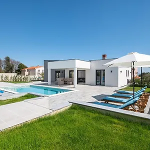 Villa Mateo, Ližnjan